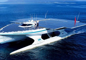 Barcos que navegan con la energía del sol
