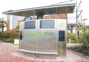 Madrid ya tiene el primer PEySI (Poste Energético y Servicios de Internet)